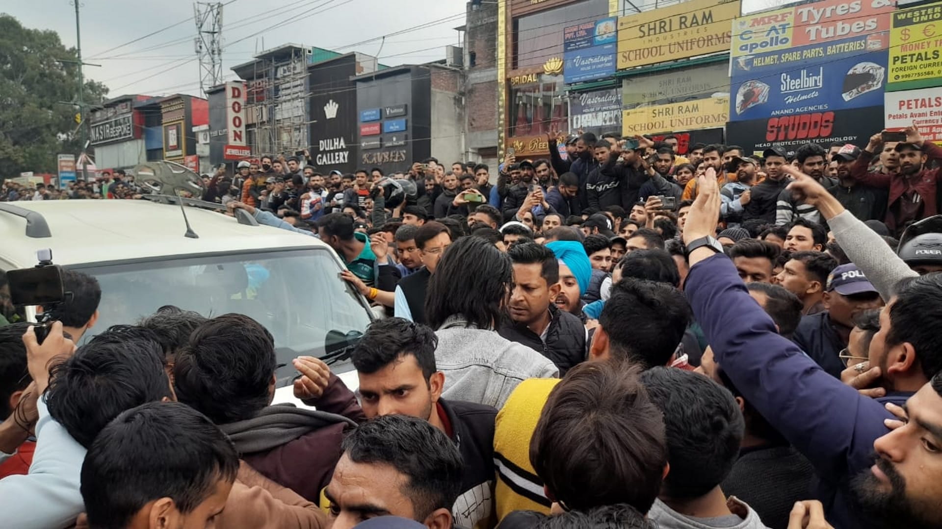 Uttarakhand band on the call of unemployed union youths Protes police force deployed alert