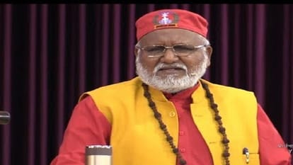 प्रयागराज : शुआट्स वीसी आरबी लाल समेत सात पर धर्म परिवर्तन कराने में केस, भाई विनोद बी लाल भी नामजद Prayagraj: Case filed against seven including Shuats VC, brother Vinod B Lal also named in case of religious c