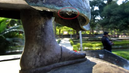 Water dripping from Chandrashekhar Azad statue in Company Bagh DM orders inquiry