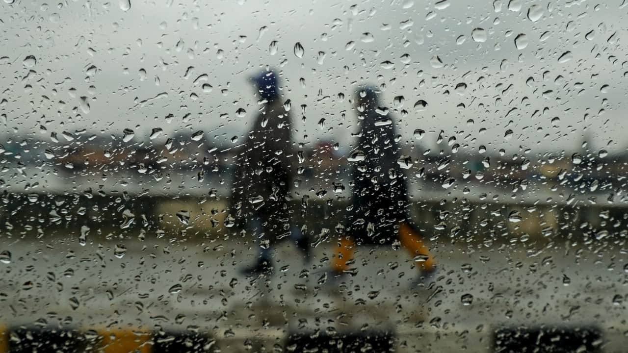 Jammu kashmir Weather rain and snowfall alert for avalanches in 12 districts