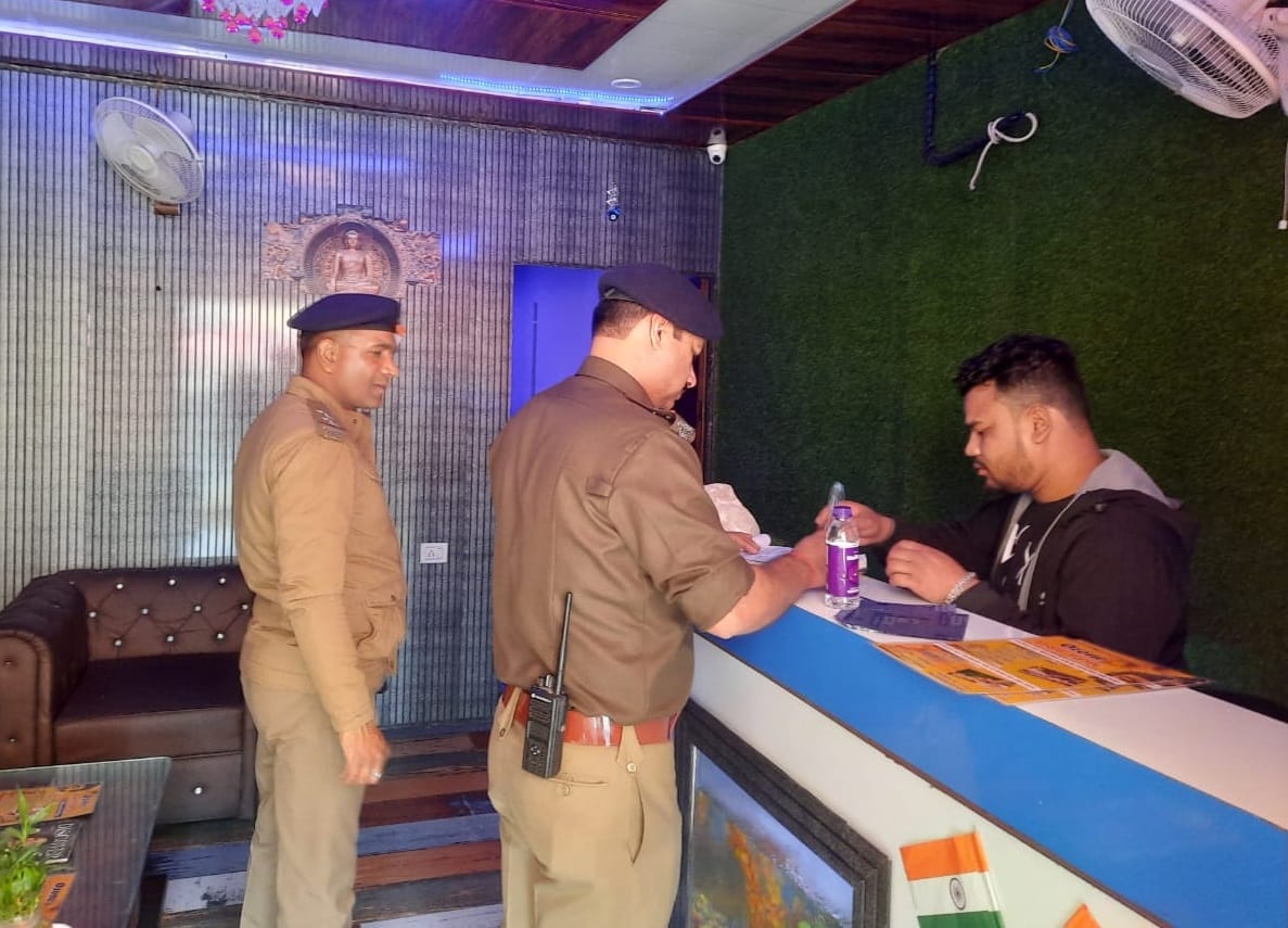 Dehradun Police closed 61 spa centers and  Do 32 center Challan