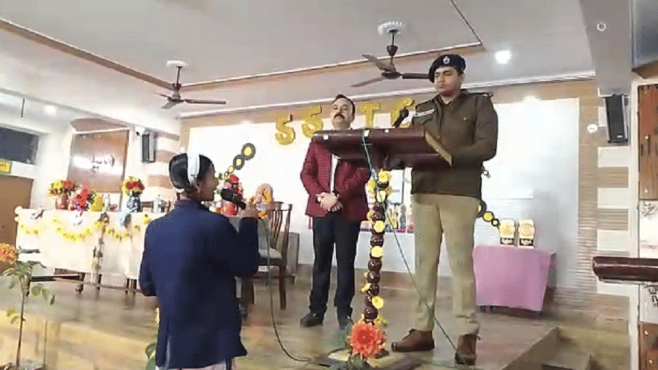 SP City Rahul Bhati  made students aware about cybercrime in Bareilly