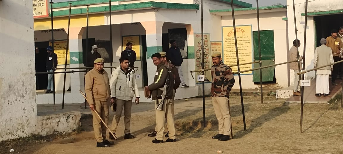 Meerut News Live: Voting continues for District Panchayat Ward No. 35 Noorpur III, read latest news