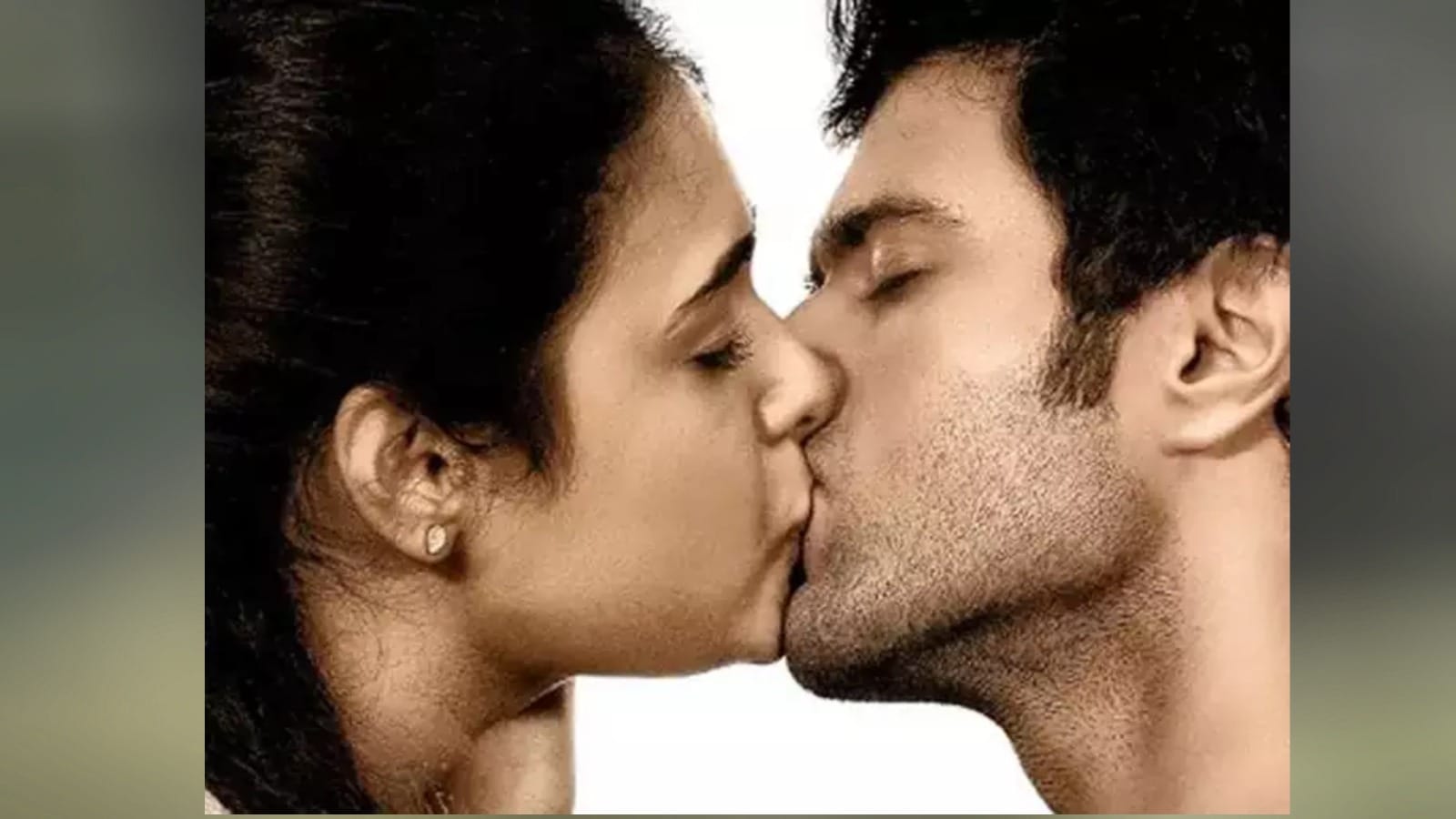 South Superstars film viral Bold Kissing Scene allu arjun mahesh babu Vijay Devarakonda kamal haasan Kartikeya