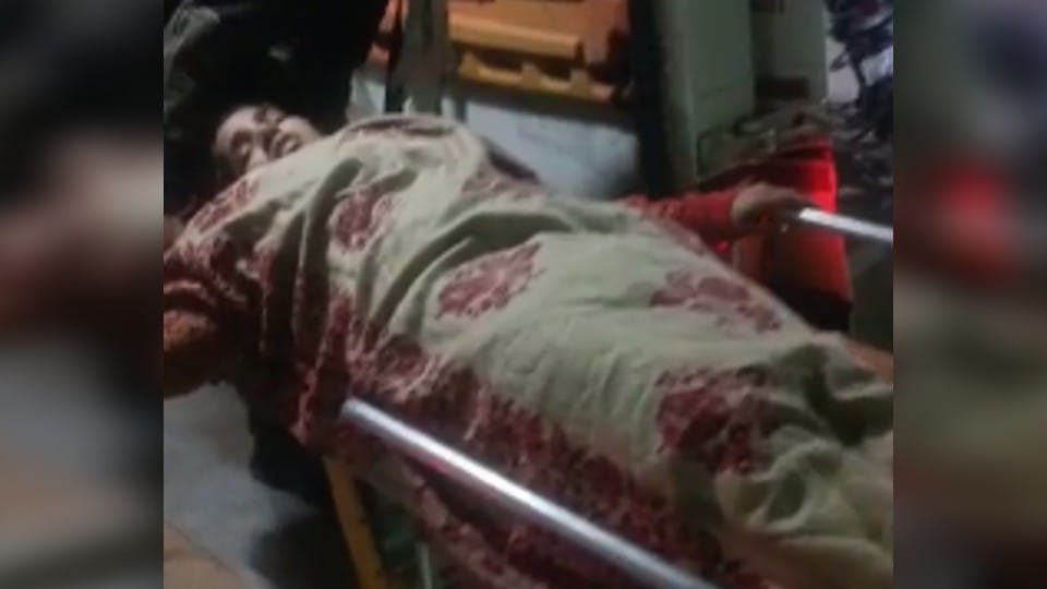 Policeman pushed the woman from the roof or jumped herself police start investigation in bareilly