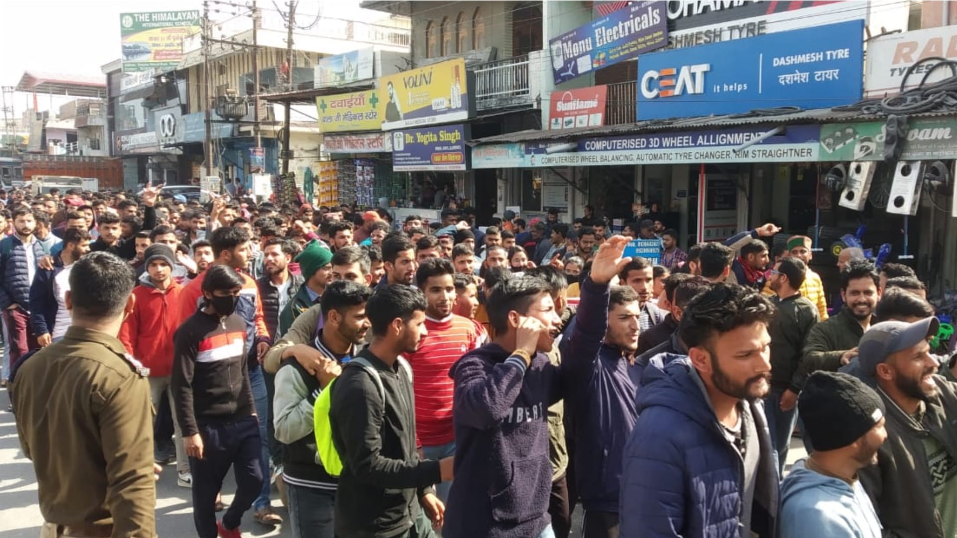 Protest across state against recruitment Scam roads jammed Watch Photos UKPSC Uttarakhand news in hindi