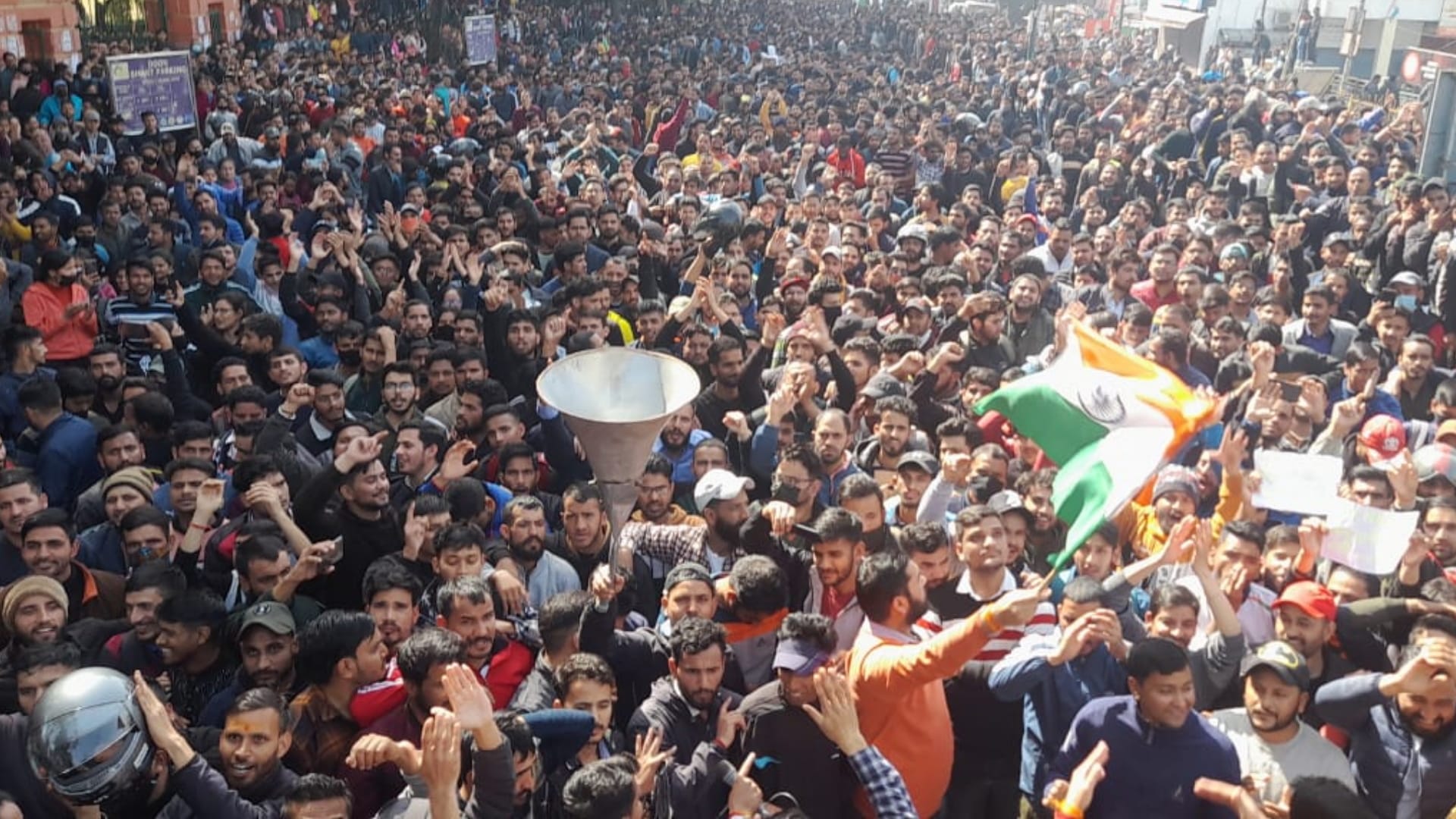 Uttarakhand Unemployed Youth Protest Police Lathicharge and Stone Pelting Photos