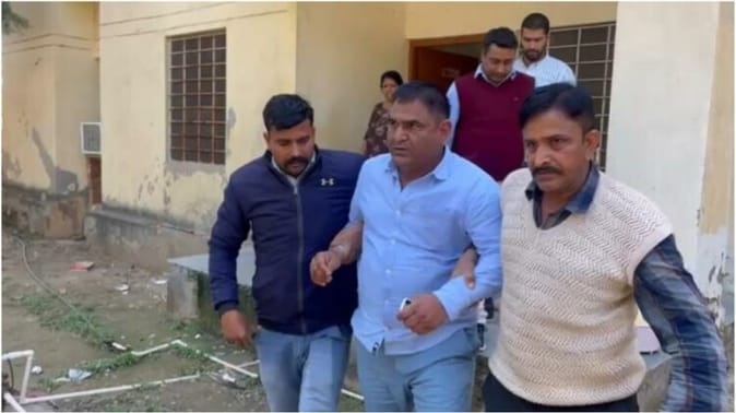 अलवर में SHO और हेड कांस्टेबल 25 हजार की रिश्वत लेते गिरफ्तार, ACB ने जाल बिछाकर की कार्रवाई