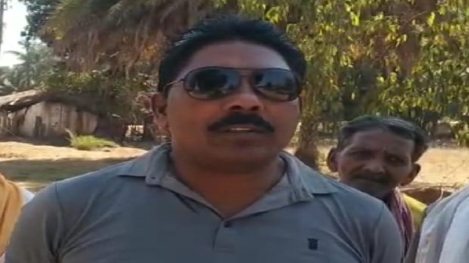 Naxalites shot BJP leader while watching TV in Jagdalpur