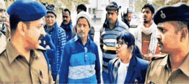 Bihar: Unbridled criminals surrounded the bus owner in film style and shot him in Patna