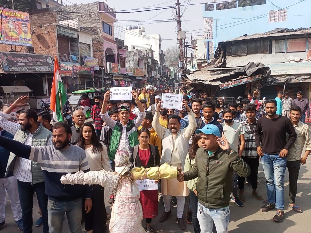 Dehradun lathi charge Protest unemployed youth Uttarakhand band All Update