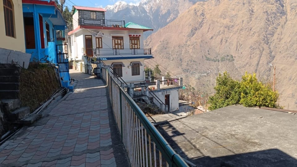 Joshimath: 181 Unsafe houses vacated from four most affected wards by landslides Photos