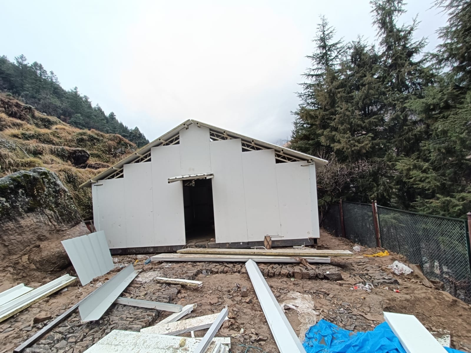 Joshimath: 181 Unsafe houses vacated from four most affected wards by landslides Photos