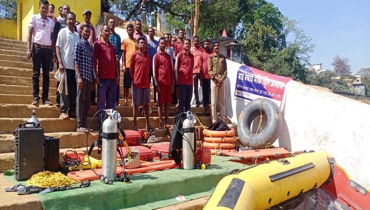 Jagdalpur Mock drill NDRF city army officers present at Mahadev Ghat