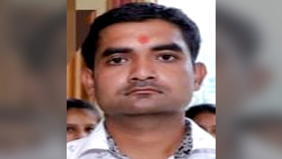 Debt-ridden young man committed suicide by hanging himself in pilibhit