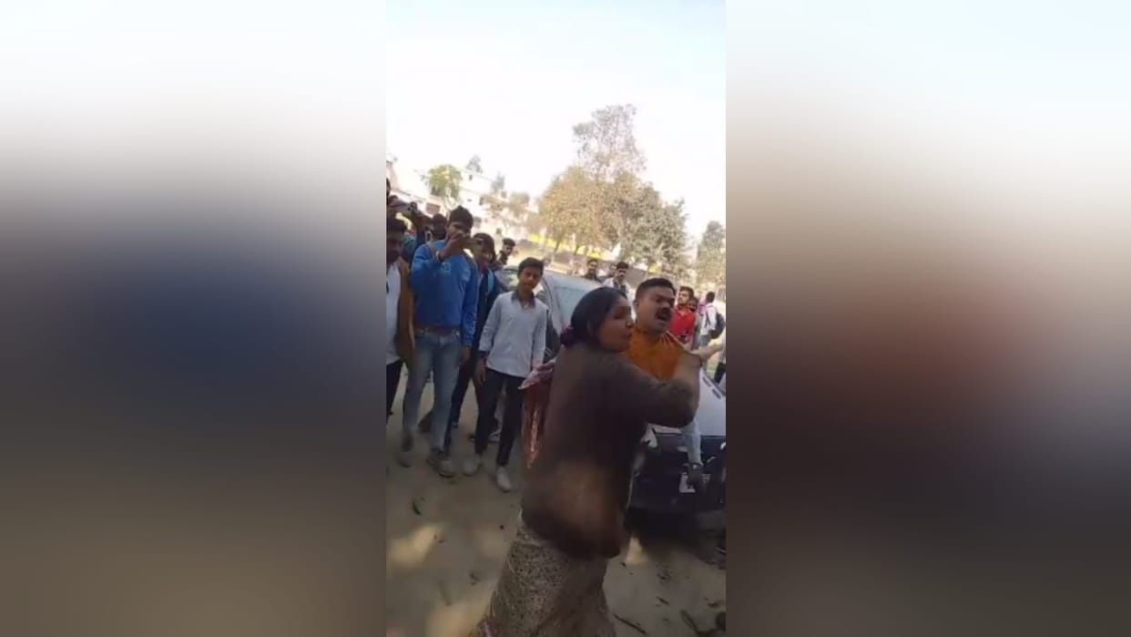 Meerut: There was dispute between the managing committee secretary and the employee in PG College in Mawana