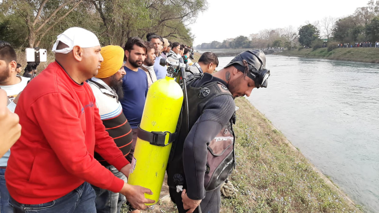 Car fell into Bhakra canal in Nangal of Punjab
