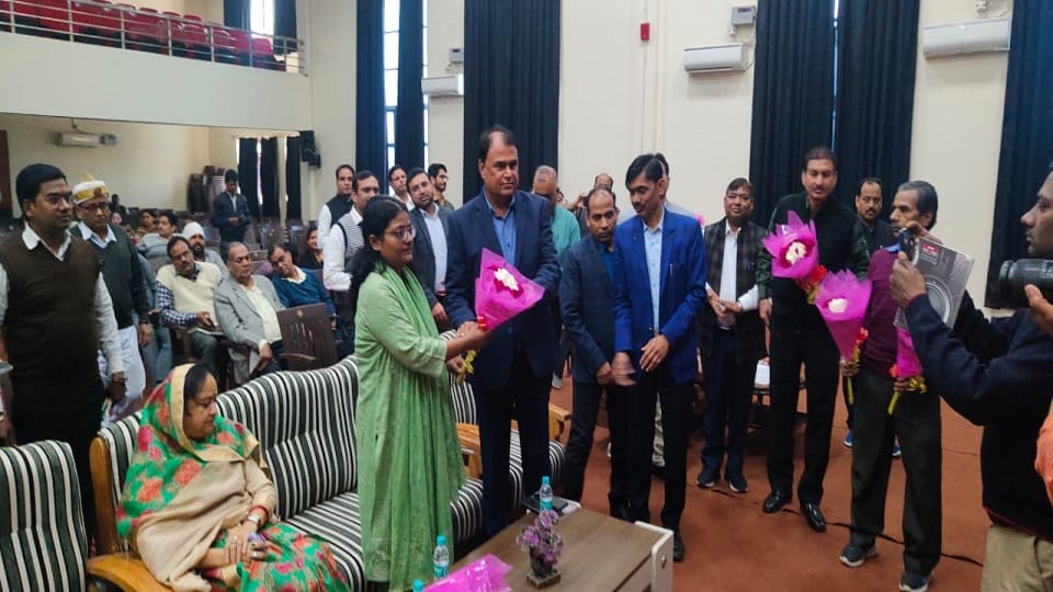 Hathras receives investment proposals worth 5860 crore 234 MoUs signed