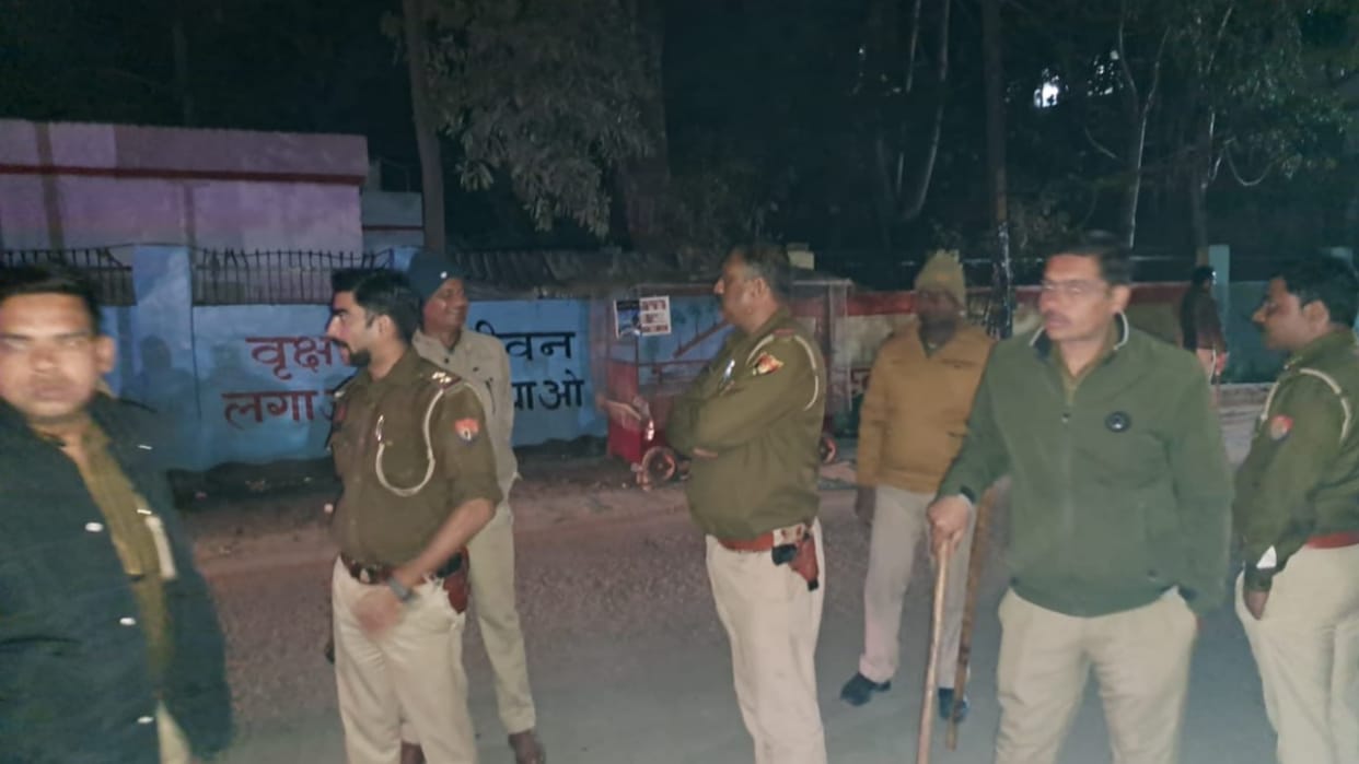 Meerut News: Conflict between two sides near hotel in Sardhana and many people were injured