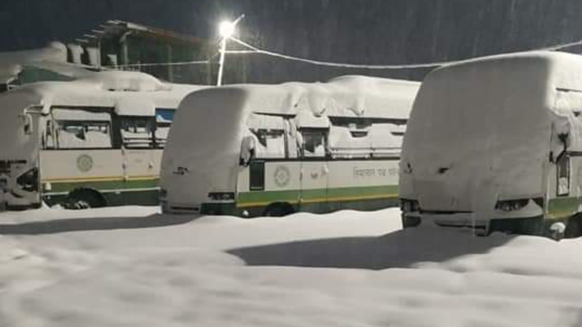 Himachal Pradesh traffic route change due to ATAL tunnel Heavy snowfall in mountains