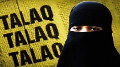 Man Gave triple talaq to wife in Bhari Panchayat in Shahjahanpur Refusal to live together without dowry