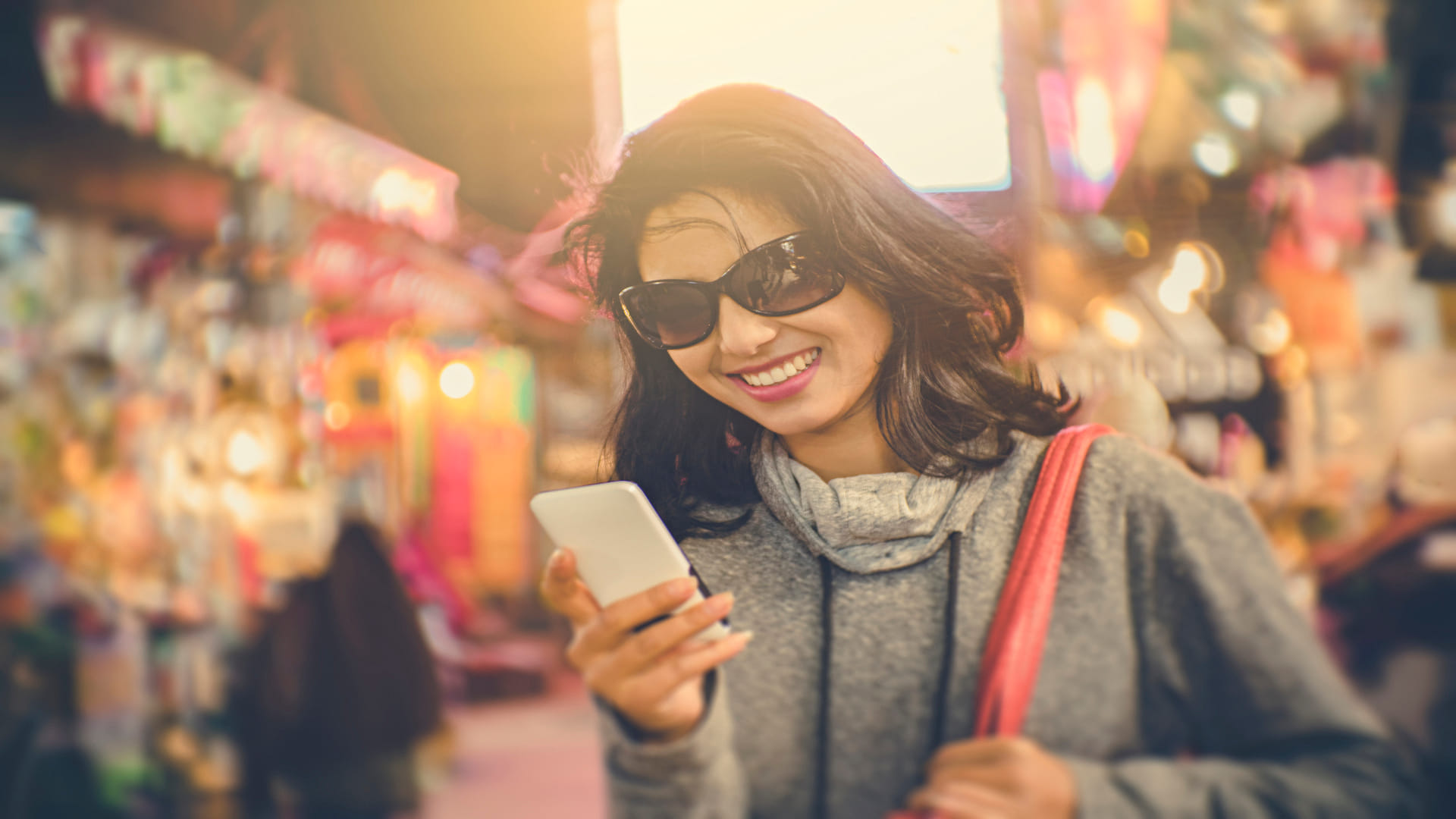 Wholesale Markets In Delhi To Purchase Affordable Clothes and Smartphone Gadgets