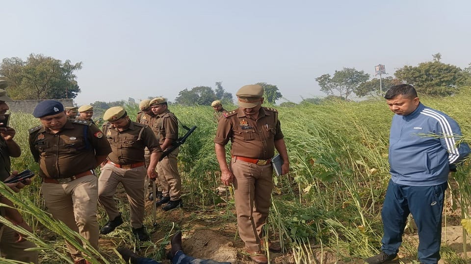 Man dead body found in mustard field in mathura up crime news