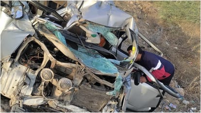 Father and son died in a road accident while returning from Ajmer to Bareilly