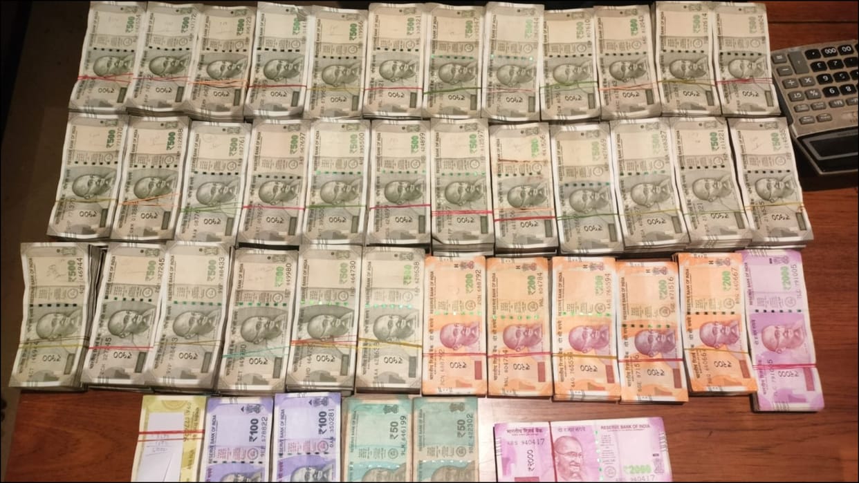 West Bengal STF seized Rs 35 lakhs cash from Kolkata Burrabazar Two detained
