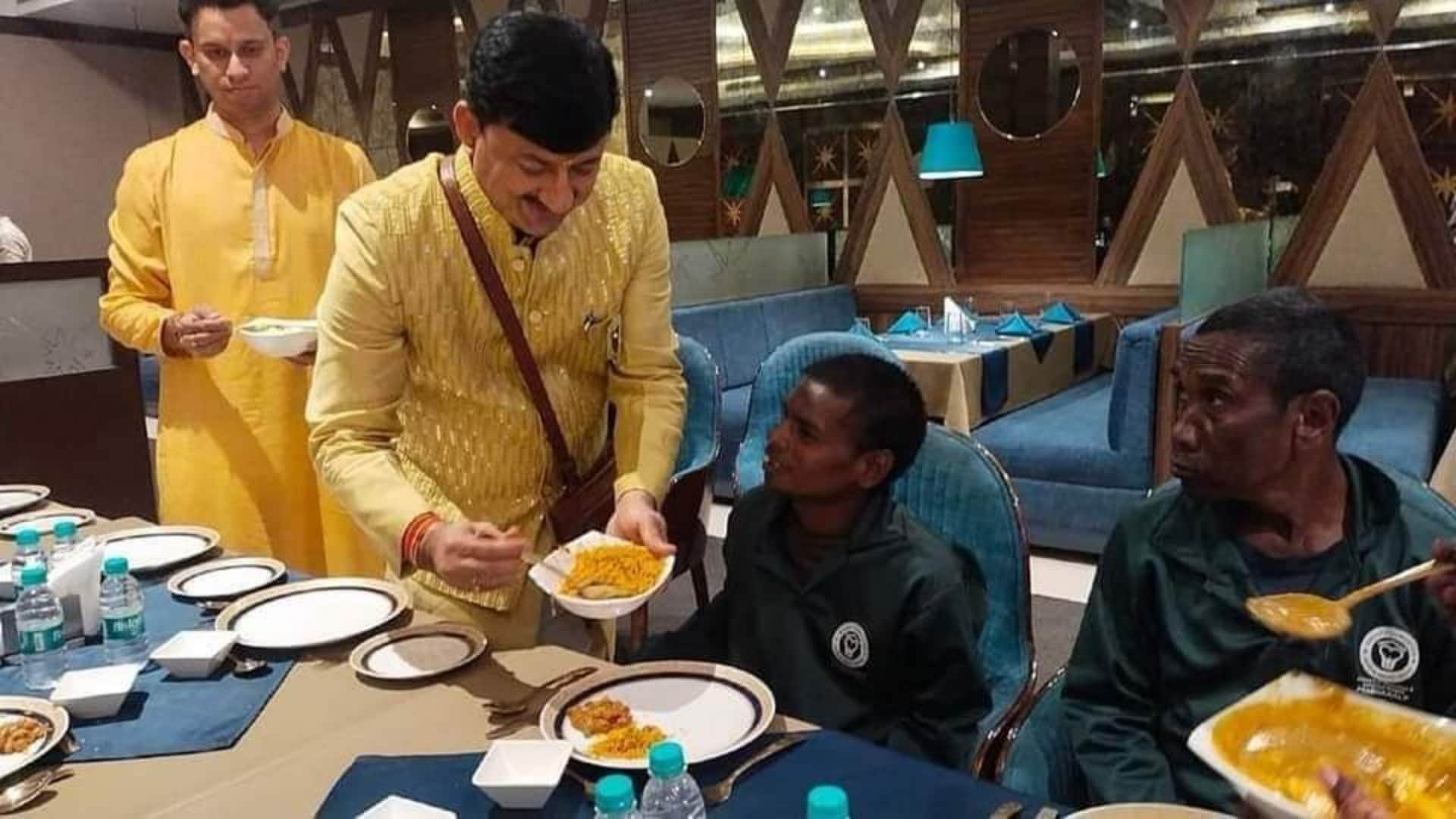 Gwalior ias kishor kanyal wins poor people heart invite them on shahi lunch in 3 star hotel look at emotional