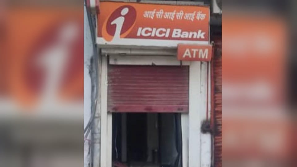 Miscreants stole ATMs at different places in Delhi