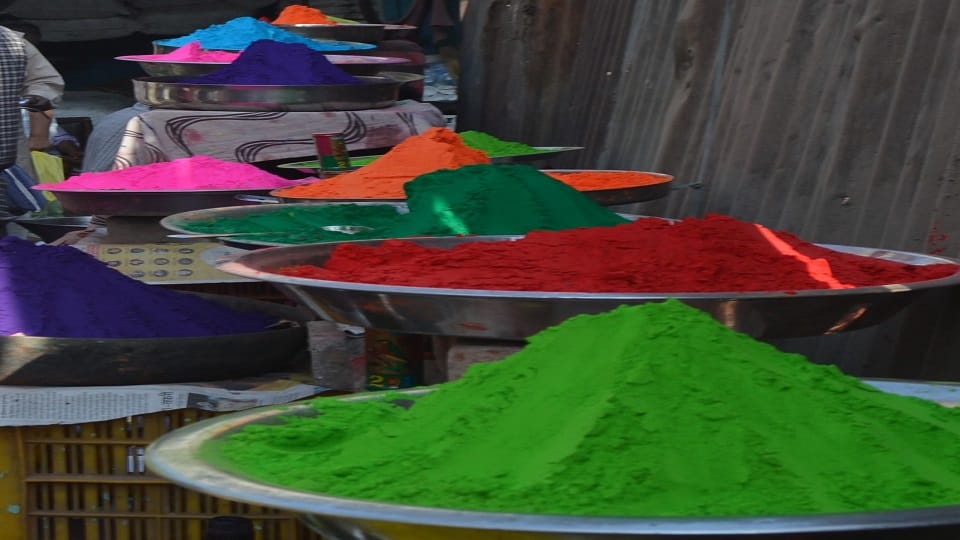 color of inflation on Hathrasi Rang-Gulal prices of raw materials increased
