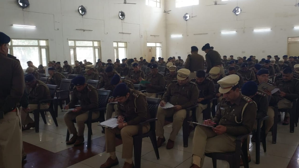 Policemen gave examination to become SHO and outpost in-charge in Sonipat