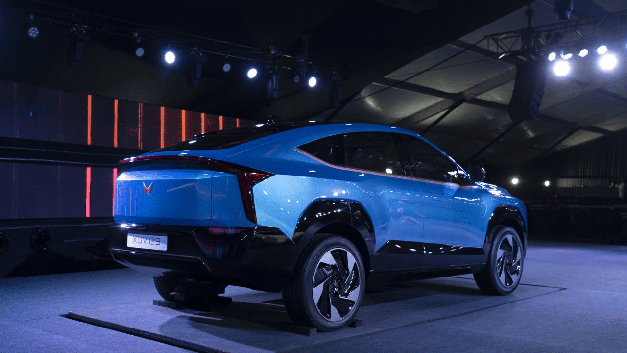 mahindra showcased worlds fastest electric car pininfarina battista and two electric suv BE 05 and xuv e9