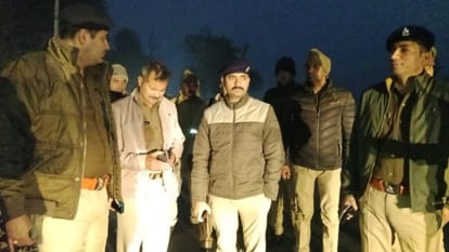 Meerut: Three people died and many were injured in a truck collision in Lavad