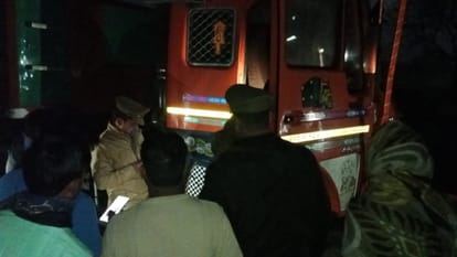 Meerut: Three people died and many were injured in a truck collision in Lavad
