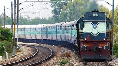 Passengers please note: Trains will pass through Cantt station manually for ten days, read - Why the change?