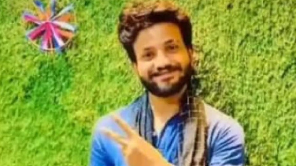 Three friends died after a speeding car collided with truck in Bareilly
