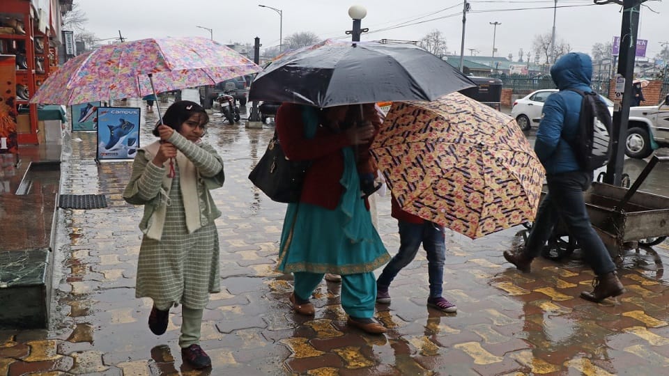 Jammu-Kashmir: Bad weather state, development stopped valley..Projects not being completed on time