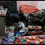 प्रतापगढ़ में लूटपाट के दौरान डॉक्टर के घर बिखरा सामान।