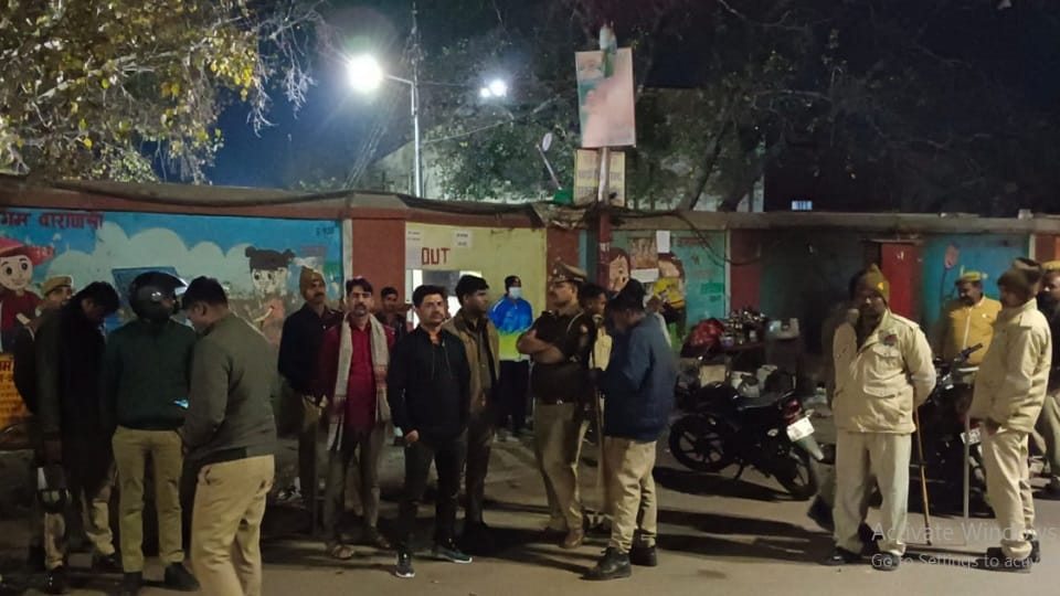 Varanasi: BHU students and street vendors from Lanka fight