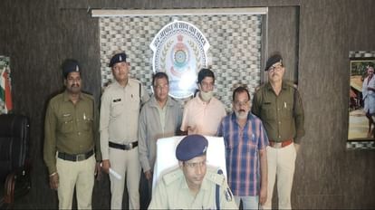 Janjgir Champa: स्कूल संचालक और कर्मचारियों की मिलीभगत से 72 लाख का घोटाला, पुलिस ने आरोपियों को भेजा जेल तीनों आरोपियों को पुलिस ने किया गिरफ्तार