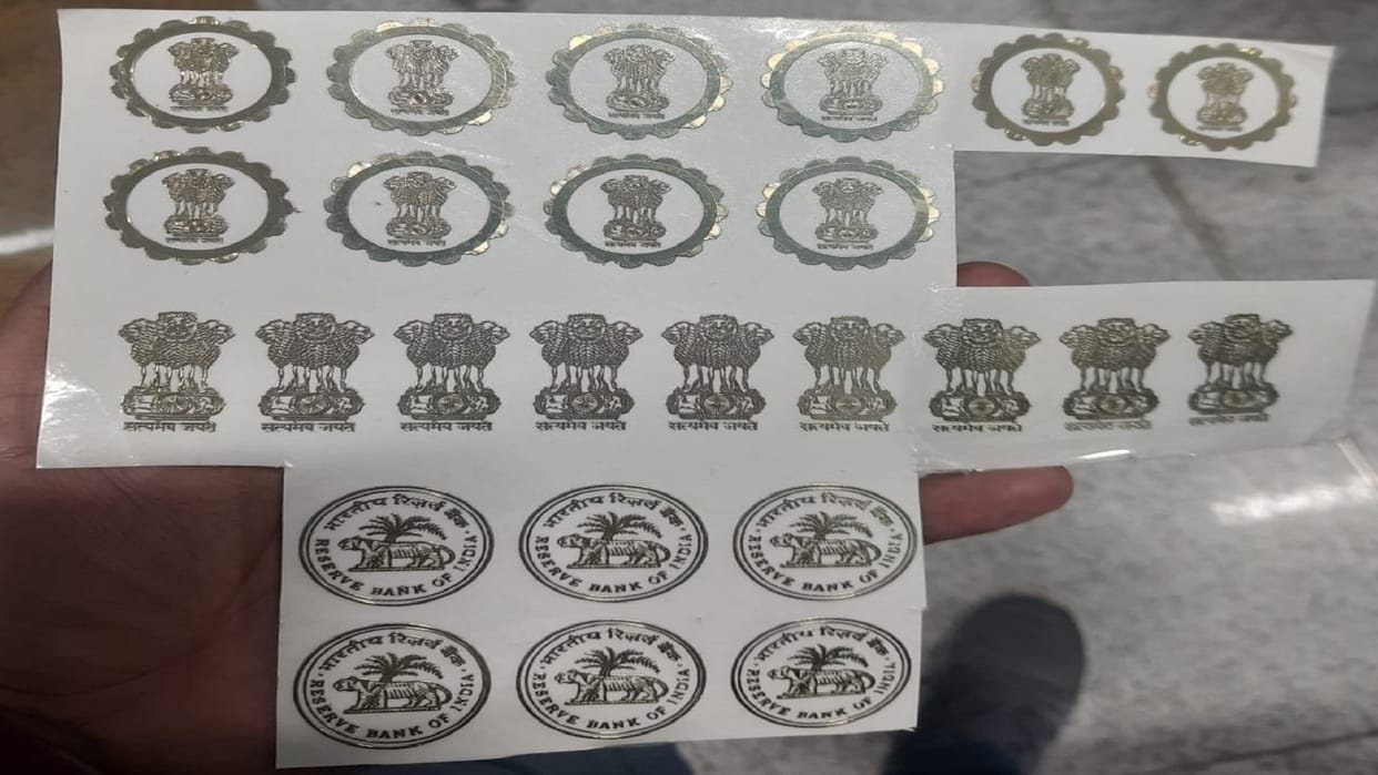 Three arrested with fake RBI documents at Delhi airport