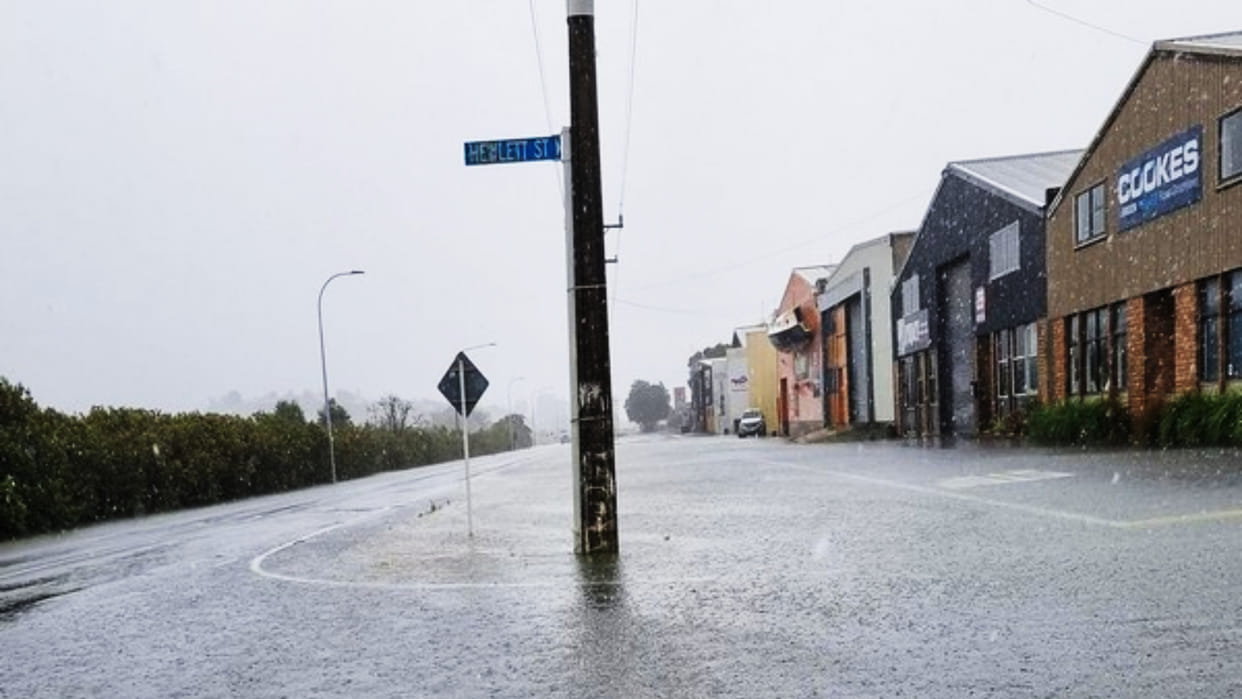 Cyclone Gabrielle brings strong winds heavy rains to New Zealands North Island