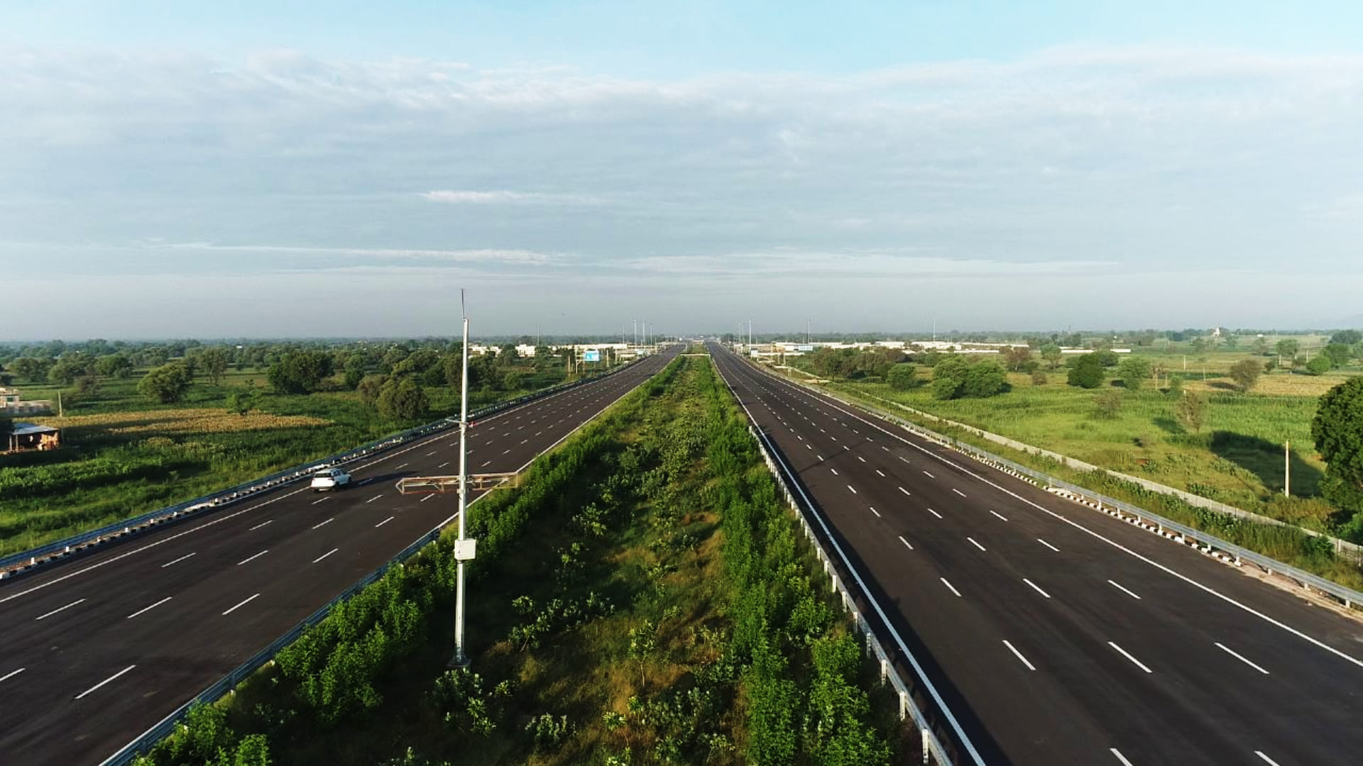 Car owners could now face fine for driving with poor-quality tyres on Mumbai-Nagpur expressway