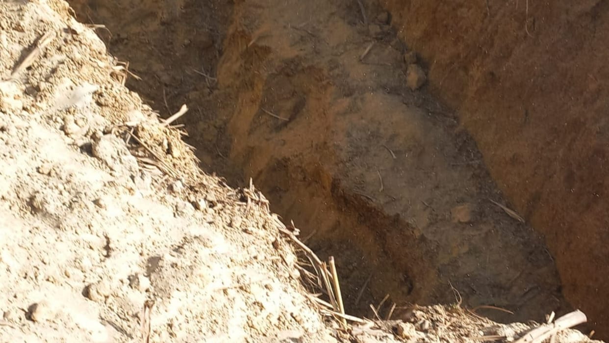 Four laborers buried under wall collapse while digging well in chandauli  one died
