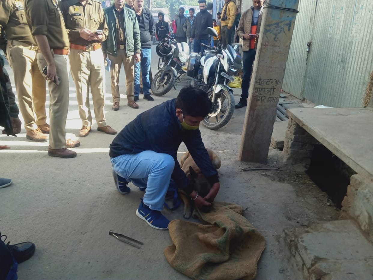 Nude woman dead body found in Kharkhauda in Meerut, police engaged in investigation
