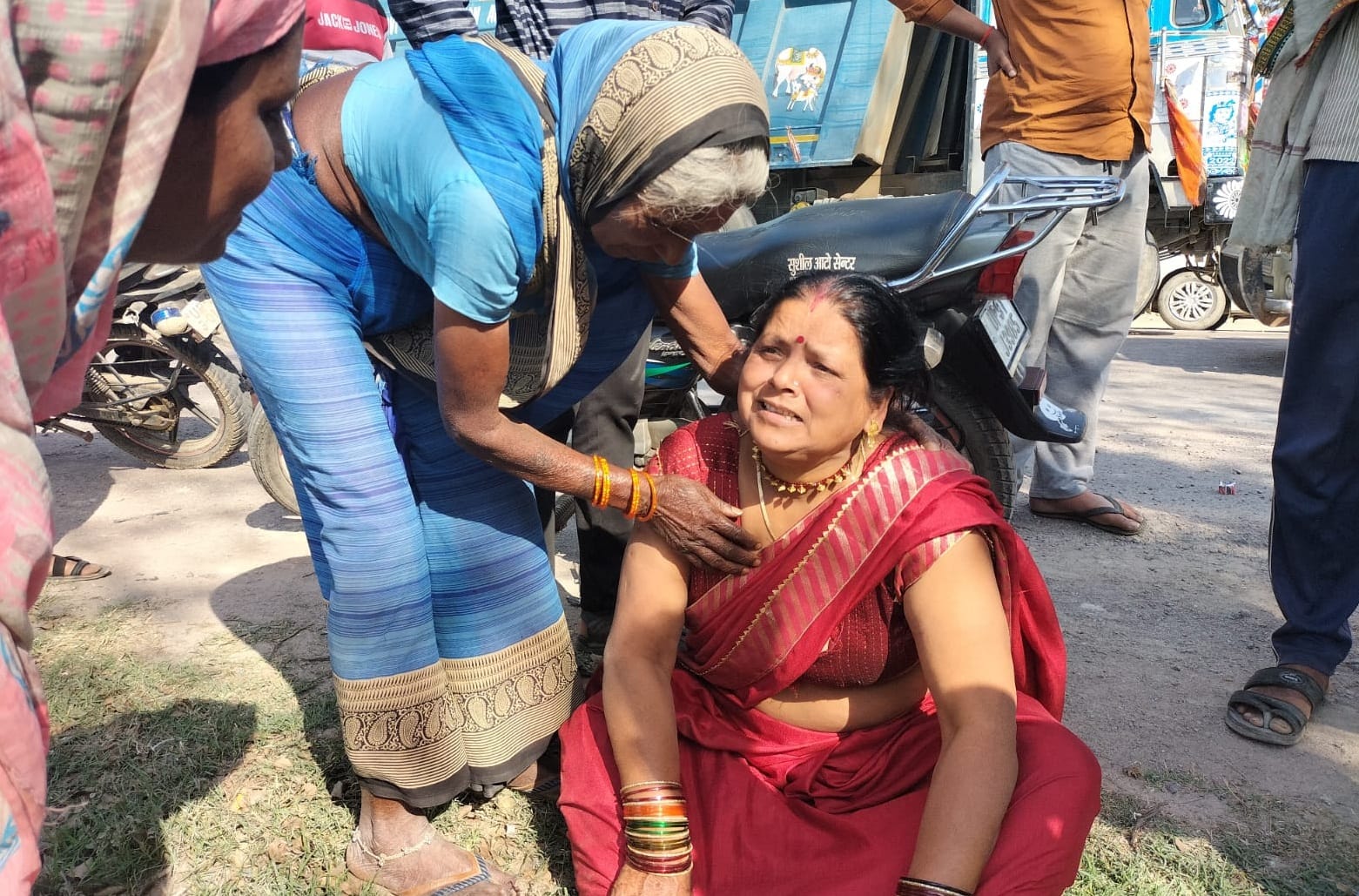 Horrific road accident in Hamirpur, collision between dumper and car, painful death of two people