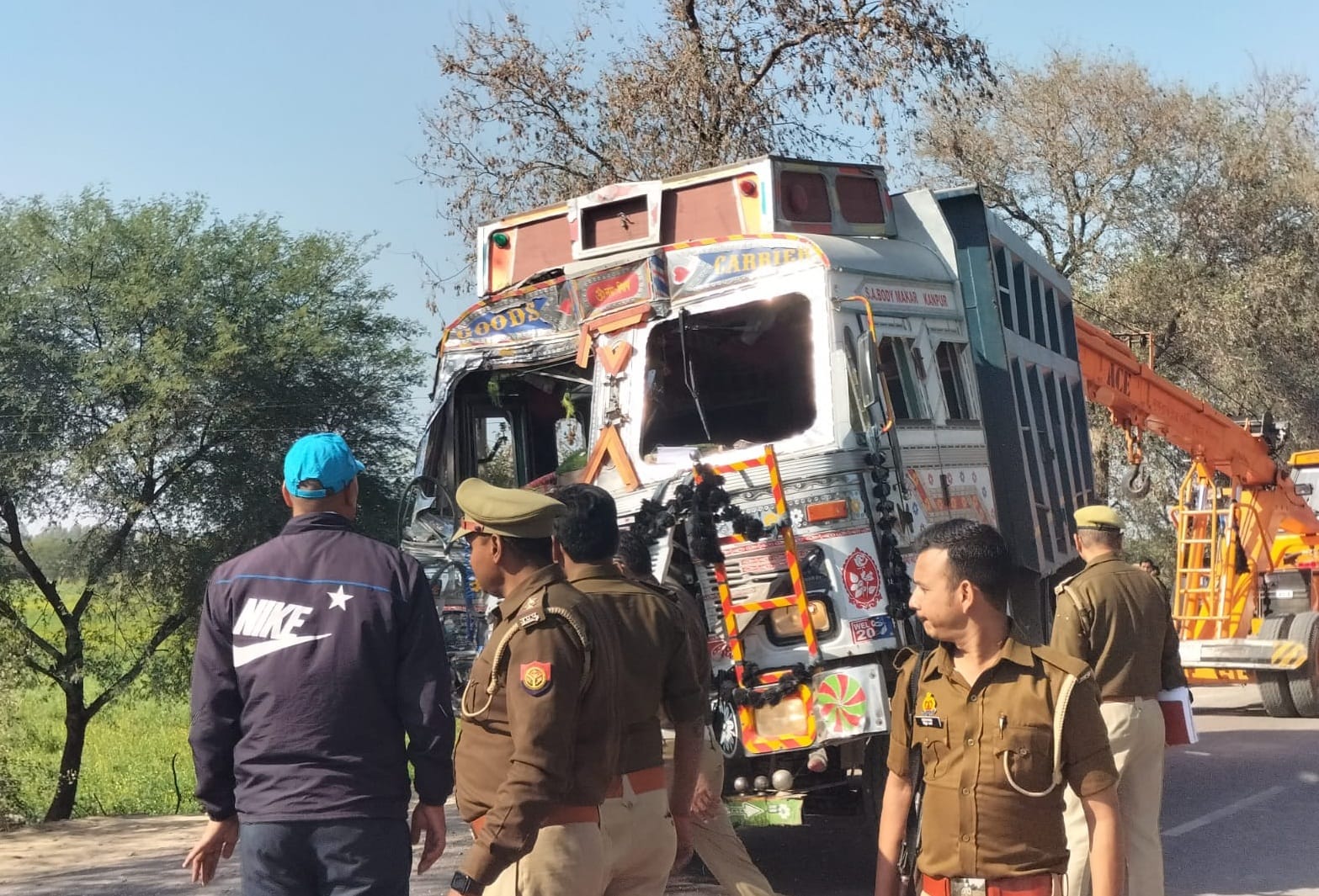 Horrific road accident in Hamirpur, collision between dumper and car, painful death of two people