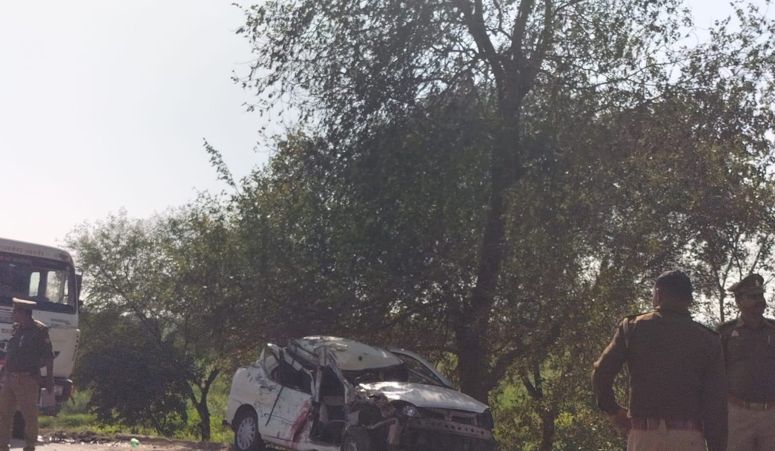 Horrific road accident in Hamirpur, collision between dumper and car, painful death of two people